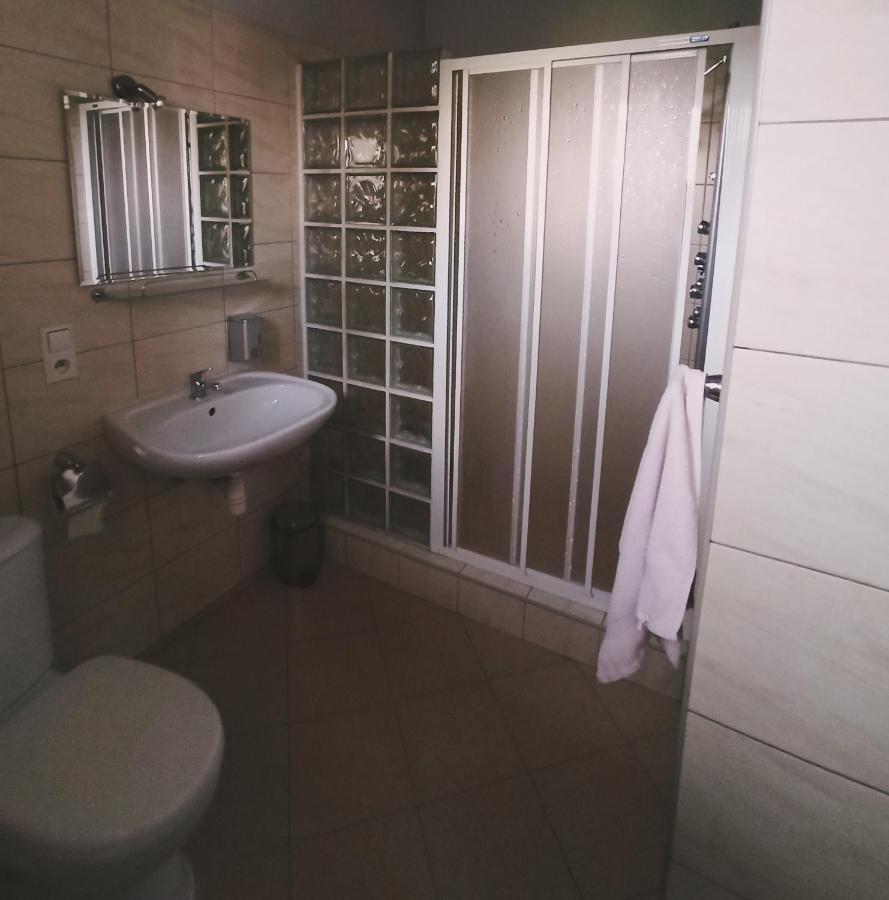 Pokoje Goscinne Kropka Tarnowskie Góry Buitenkant foto